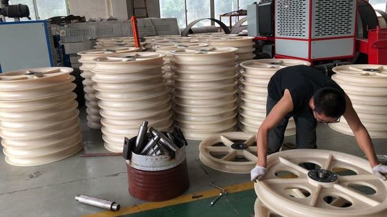 เส้นผ่านศูนย์กลาง 508x75 มม. รอกตัวนำไนล่อนห้าล้อสำหรับ Quad ConductorTransmission Line Tool